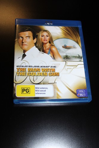 The Man with the Golden Gun (1974) disc cover